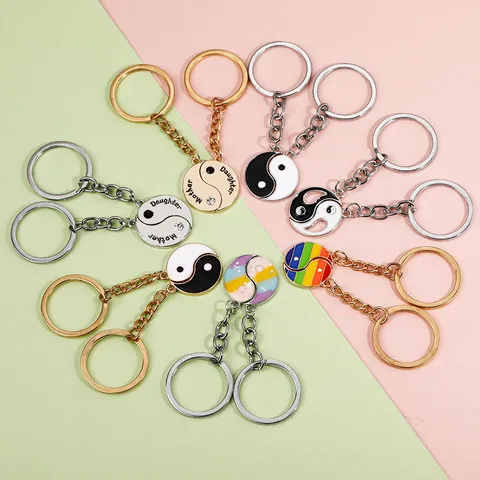 Creative Yin Yang Tai Chi Keychain Set Alloy Enamel Matching Puzzle Pendants For Couples Mother Daughter Friendship Gift
