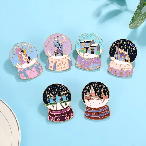 Kreative Schneekugel Schloss Emaille Pin Magische Akademie Architektur Brosche Let It Snow Winter Abzeichen Schmuck Geschenk