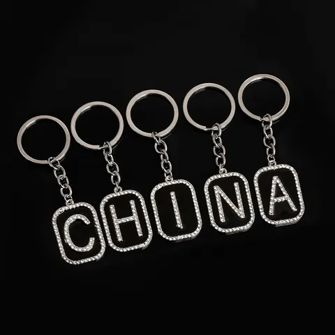 Llavero de Letras del Alfabeto de Aleación de Moda con Diamantes de Imitación Llavero Inicial Personalizado para Hombres Mujeres Hip Hop Punk Adorno para Colgar en la Bolsa Regalo
