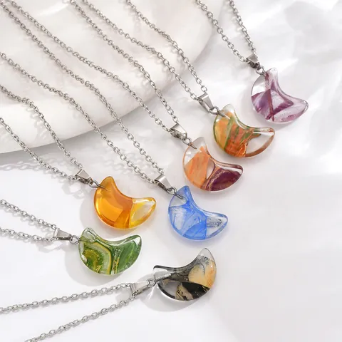 Vintage Alloy Crescent Moon Pendant Necklace Colorful Fluid Resin Pattern Geometric Tooth Horn Chain Jewelry Women Men
