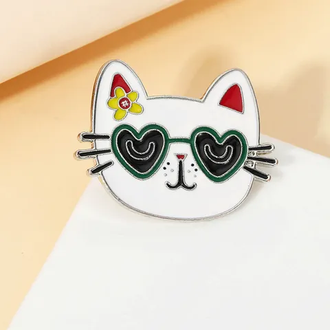 Cute White Cat Enamel Brooch Pin With Green Heart Sunglasses Flower Detail Alloy Badge Jewelry For Backpack Jackets Decor