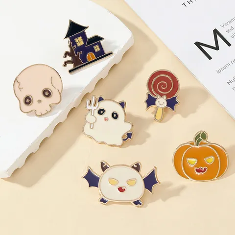 Broches Pin's en Émail Halloween Dessin Animé Fantôme Citrouille Chauve-souris Crâne Badges en Alliage pour Fête Déco