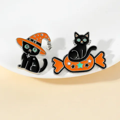 Spille da Balia in Smalto a Forma di Gatto Nero Cartoon di Halloween Cappello da Strega Caramella Stella Distintivo in Lega per Accessori Decorazione Festa