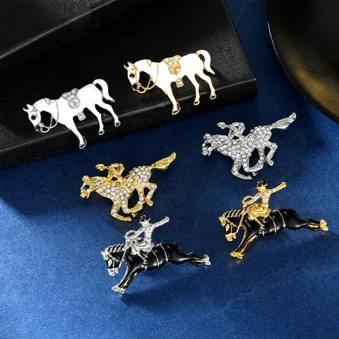 Vintage Enamel Horse Brooch For Women Men Alloy Rhinestone Equestrian Knight Pin Fashion Jewelry Decoration Gift