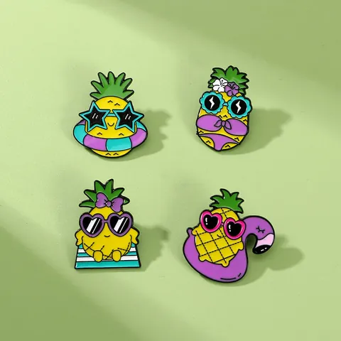Mignonne Broche en Émail Ananas de Dessin Animé Alliage Goutte d'Huile Fruit Badge Style de Plage d'Été Vêtements Bijoux Accessoires Femmes Hommes