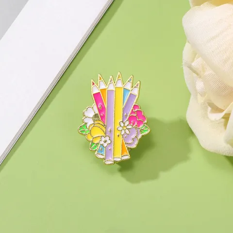 Lindo Broche de Esmalte con Forma de Lápiz de Color y Flor Aleación Dibujos Animados Pin de Solapa para Estudiantes Niños Mochila Decoración de Ropa Joyería