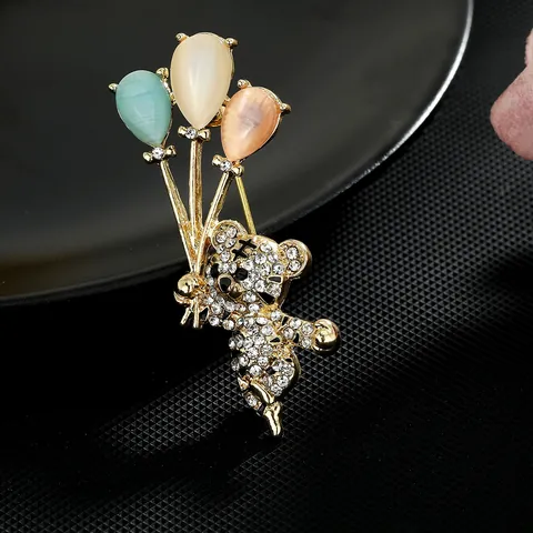 Cute Cartoon Tiger Holding Balloons Brooch Gold Plated Alloy Rhinestone Cat Eye Stone Inlaid Animal Lapel Pin For Women Jewelry
