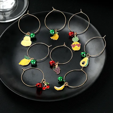 Breloques pour Verres à Vin en Alliage de Fruits Émaillés pour Décoration de Table Noël Anneau à Vin avec Cloche Cadeau