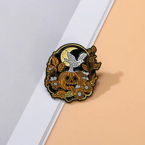 Halloween Zucca Spilla Smaltata Lega Goccia d'Olio Pin Con Luna Uccello Teschio Modello Vintage Distintivo Per Borse Vestiti Decorazione