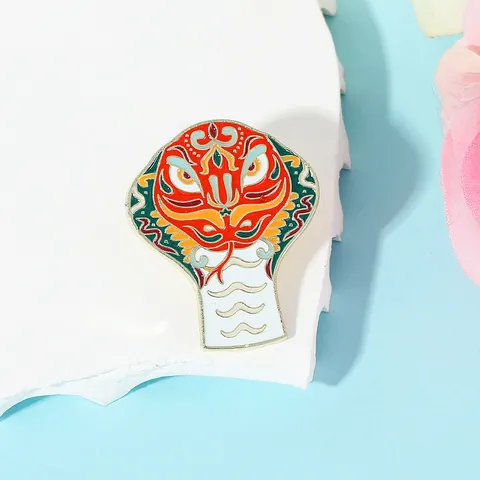 Broche de Cabeza de Serpiente Cobra de Esmalte Creativo Aleación Esmalte de Goteo Insignia de Animal para Año del Zodiaco Decoración de Ropa Sombrero Mochila Unisex