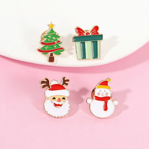 Broche de Esmalte de Aleación de Dibujos Animados de Navidad Papá Noel Muñeco de Nieve Árbol de Navidad Caja de Regalo Insignia Decoración