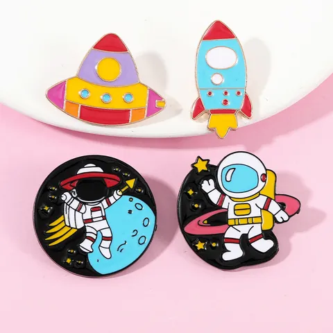 Pin de Esmalte Temático Espacial de Astronauta Creativo Insignia de Metal Broche de OVNI Cohete Planeta Para Ropa Bolsa Accesorios Joyería Regalo Unisex