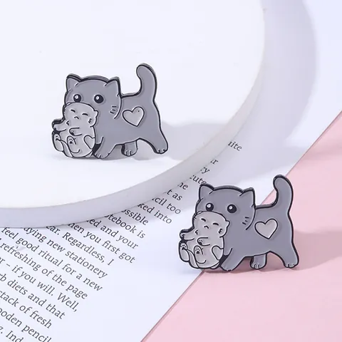 Süße Cartoon Katze Mit Kätzchen Emaille Pin Legierung Brosche Heilende Tier Herz Abzeichen Schmuck Für Damen Herren Kinder