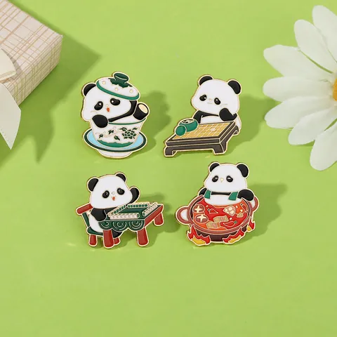Bonito Broche de Esmalte de Panda Gigante Aleación Estilo Chino Mahjong Olla Caliente Taza de Té Diseño Souvenir Insignia de Joyería