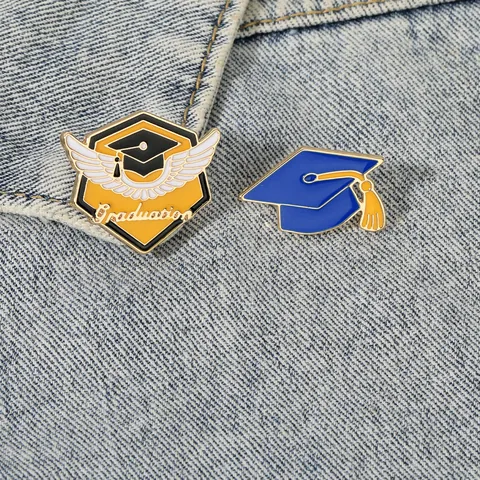 Καρφίτσα Καπέλου Αποφοίτησης Σμάλτο Pin 2025 Class Of 2025 Δώρο Αποφοίτησης Φοιτητή Μνημείο Κράμα Κοσμήματα
