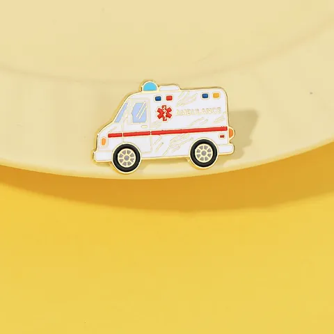 Spilla Smaltata Creativa per Ambulanza in Cartone Animato Pin Badge in Lega Medica Star Of Life per Medico Infermiere Regalo