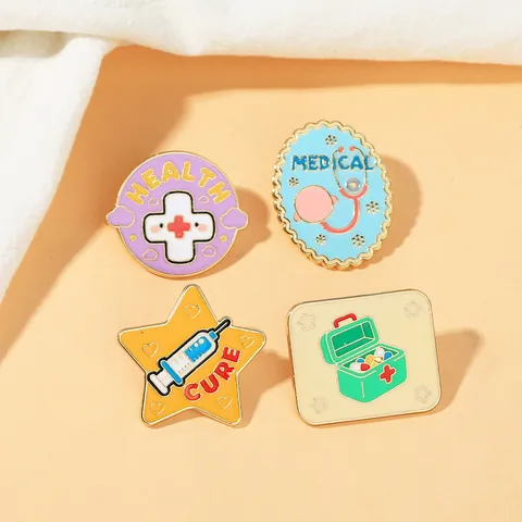 Ensemble de Broches en Émail Thème Médical en Alliage de Zinc Stéthoscope Seringue Boîte de Premiers Secours Badge Cadeau Pour Médecins Infirmières