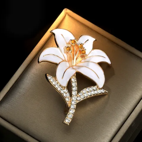 Elegant Lily Flower Brooch Alloy White Enamel Rhinestone Inlaid Pin For Women Suit Coat Wedding Banquet Jewelry Gift