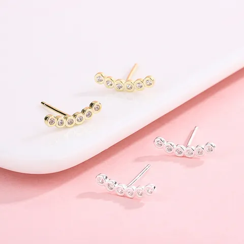 Boucles d'Oreilles Clous Barre Courbe en Zircone Avec Tige en Argent Sterling 925 Bijoux Minimalistes pour Femmes