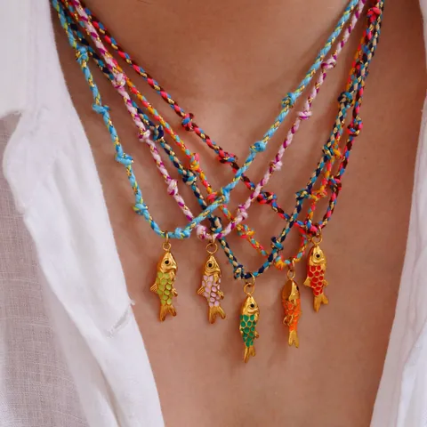Collier Pendentif Poisson en Acier Inoxydable Émaillé Bohème Corde Tressée Colorée Bijoux de Vacances pour Femmes