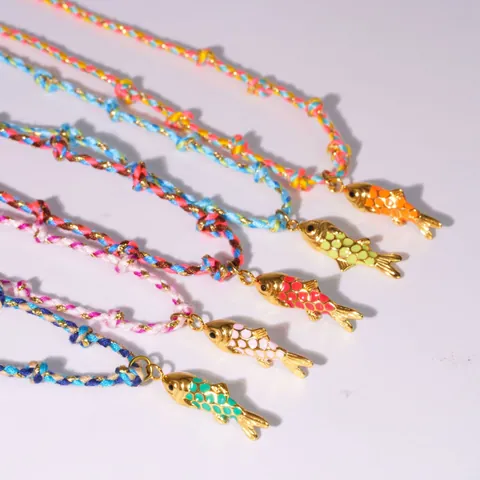 Collier Pendentif Poisson en Acier Inoxydable Émaillé Bohème Corde Tressée Colorée Bijoux de Vacances pour Femmes