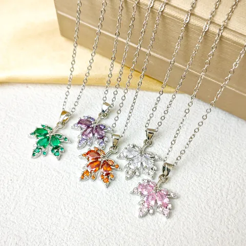 Stainless Steel Maple Leaf Pendant Necklace For Women Elegant Silver O-Chain Zirconia Inlaid Jewelry Accessory Gift