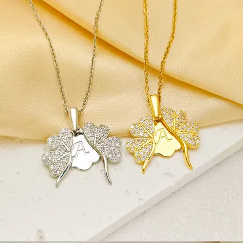 Turkish Style Clover Pendant Necklace Titanium Steel Gold Plated Heart Petal Rhinestone Inlaid O-Chain Fashion Jewelry For Women