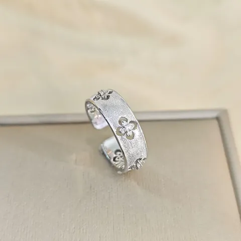 Vintage Palace Style Brushed Hollow Clover Open Ring For Women Copper Gold Silver Plated Zirconia Inlaid Finger Jewelry