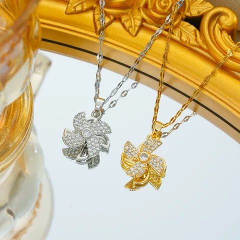 Titanium Steel Rotating Windmill Pendant Necklace With Cubic Zirconia Four Leaf Clover Jewelry Gift For Women Daily Wear Accessory
