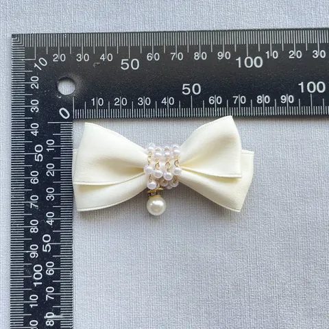 Handgefertigte Satin Schleife Mit Imitationsperlen Anhänger Für DIY Puppe Haustier Kleidung Haarklammer Schuh Hut Deko Zubehör
