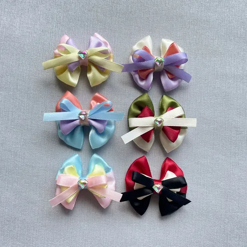Nœud Papillon en Satin à Trois Couches Fait Main avec Strass Cœur Accessoire DIY Cheveux Vêtements de Poupée Décoration