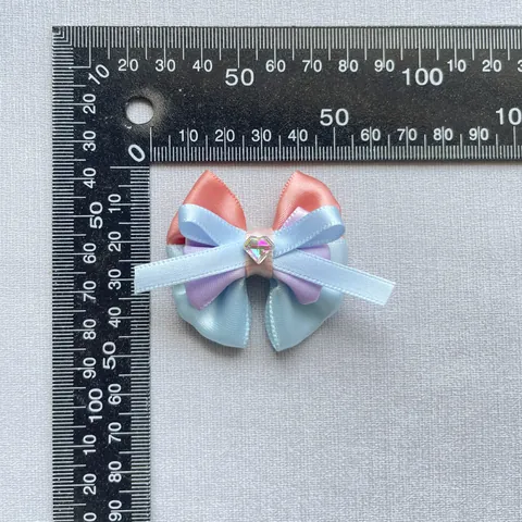 Nœud Papillon en Satin à Trois Couches Fait Main avec Strass Cœur Accessoire DIY Cheveux Vêtements de Poupée Décoration
