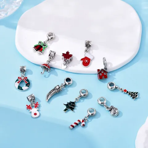 Christmas Enamel Alloy Charms For DIY Jewelry Making Reindeer Wreath Snowflake Candy Cane Pendants For Bracelet Necklace
