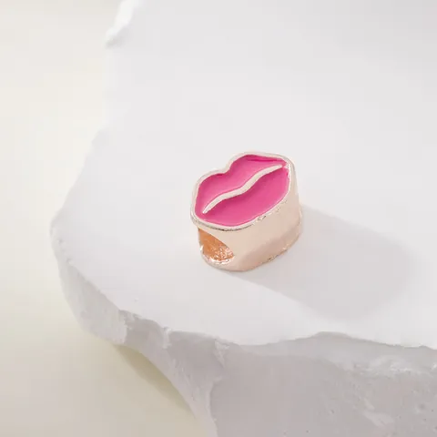 Rode Lip Emaille Bedeltje Roségoud Verguld Legering Mond Hanger Voor Armband Ketting Sieraden Maken Vrouwen Cadeau