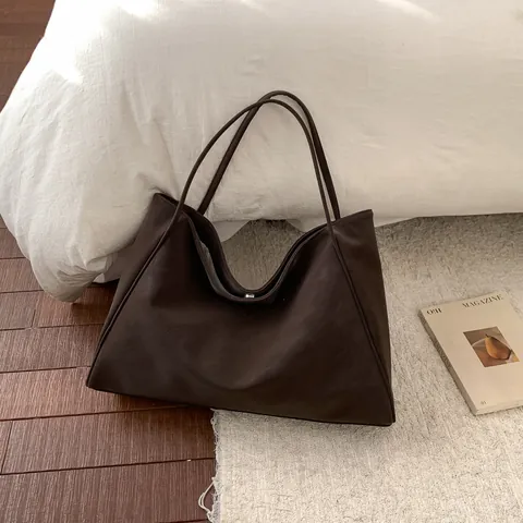 Vintage Large Capacity PU Leather Tote Bag For Women Minimalist Shoulder Bag With Apple Core Pendant Magnetic Closure