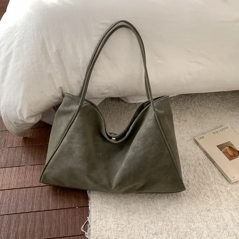 Vintage Large Capacity PU Leather Tote Bag For Women Minimalist Shoulder Bag With Apple Core Pendant Magnetic Closure