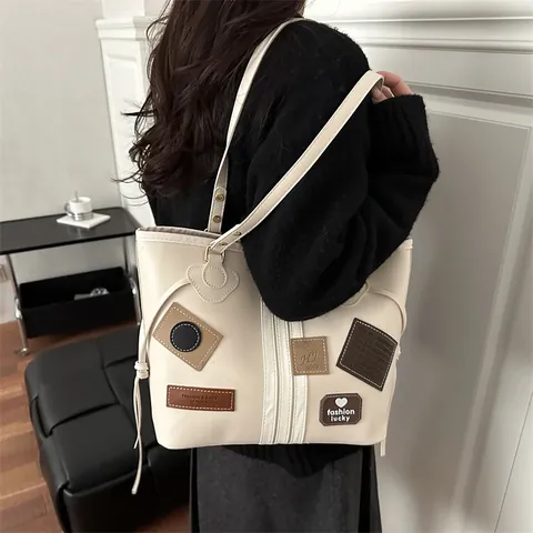 Vintage Large Capacity Patchwork Tote Bag For Women Synthetic Leather Shoulder Commuter Bag With Fashion Lucky Prints