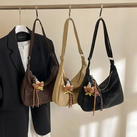 Women's Retro PU Leather Shoulder Bag Large Capacity Hobo Tote With Cartoon Bear Charm Fashion Daily Streetwear Handbag