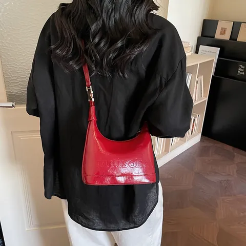 Bolso Hobo de Cuero PU Vintage para Mujer Gran Capacidad Color Sólido Letra en Relieve Bolso de Hombro de Axila Moda Elegante