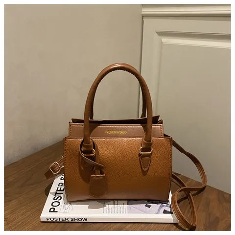 Damen Farbkontrast Nähte Handtasche PU Lychee Muster Umhängetasche Mit Kirsch Anhänger Mode Buchstaben Druck Tote Bag