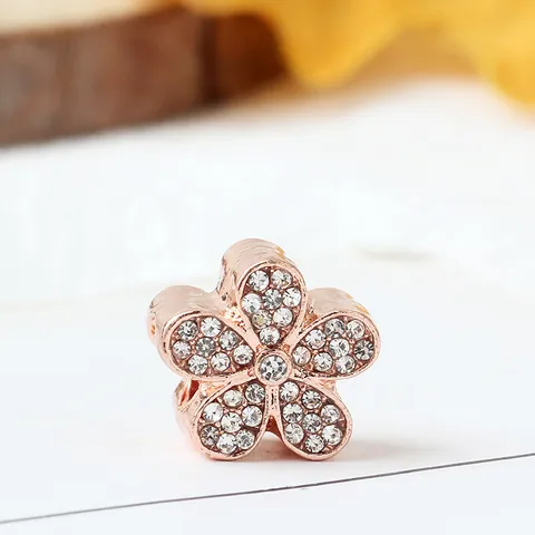 Roségold Legierung Fünf Blätter Blume Charm Mit Klaren Strasssteinen Eingelegt Große Loch Perlen Für DIY Armband Damen Schmuck