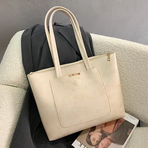 Bolso Tote de Cuero PU de Gran Capacidad para Mujer Bolso de Hombro Minimalista Vintage Con Bolsillo Frontal Decoración de Metal