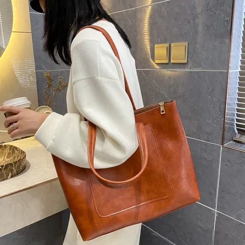 Bolso Tote de Cuero PU de Gran Capacidad para Mujer Bolso de Hombro Minimalista Vintage Con Bolsillo Frontal Decoración de Metal