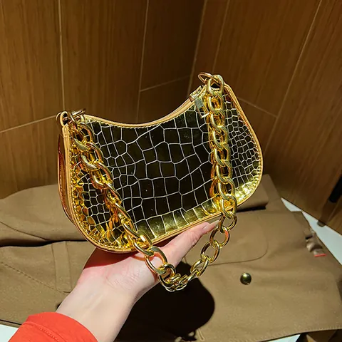 Women's Fashion Shiny Crocodile Embossed Hobo Bag Metallic PU Leather Shoulder Bag With Thick Gold Chain Strap Handbag