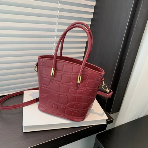 Sac Seau pour Femme Style Français Motif Crocodile Cuir PU Tendance Navette Sac à Bandoulière Main Matériel Doré