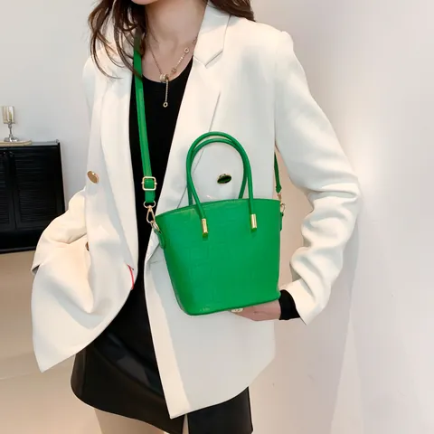 Sac Seau pour Femme Style Français Motif Crocodile Cuir PU Tendance Navette Sac à Bandoulière Main Matériel Doré