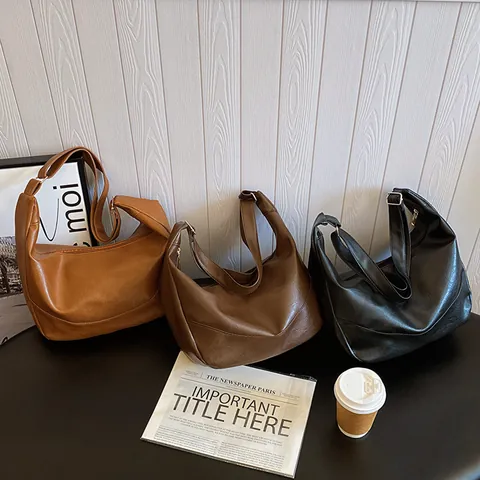 Women Large Capacity PU Leather Hobo Shoulder Bag Minimalist Half Moon Crossbody Bag Retro Stitching Solid Color Daily Tote