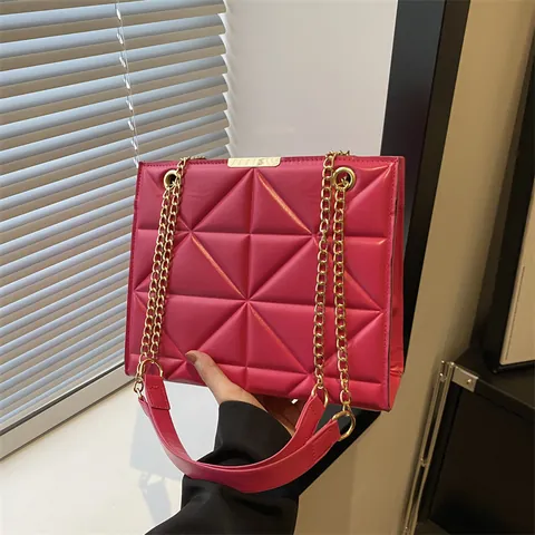 Women's Geometric Quilted Shoulder Bag Fashion PU Leather Chain Tote Bag Modern Large Capacity Daily Crossbody Handbag