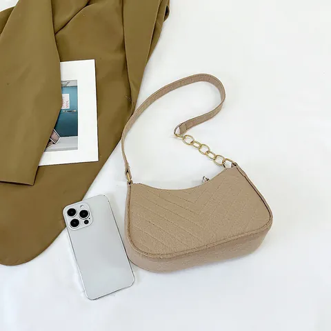 Bolso Bajo el Brazo de Fieltro para Mujer Con Cadena Dorada Bolso de Hombro Acolchado Hobo Bolso de Mano Pequeño Color Sólido