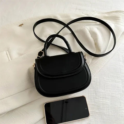 Damen PU Leder Satteltasche Umhängetasche Klein Halbkreis Schultertasche Mit Verstellbarem Riemen Mode Minimalistische Handtasche
